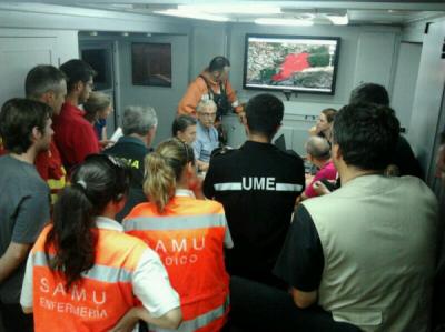 Unos 230 efectivos trabajan en la extinci&oacute;n del incendio de Llocnou de Sant Jeroni